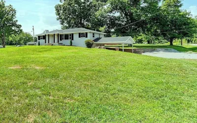 Paradise Found with Pool and Hot Tub