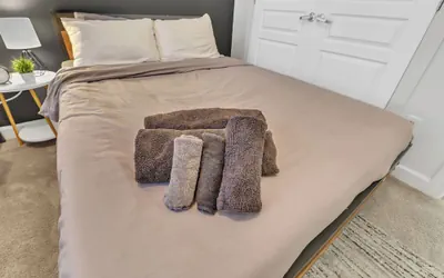 Upscale 1BR Suite to Downtown Raleigh