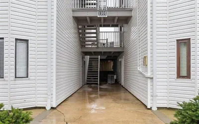 Lakefront Osage Beach Condo + Workspace w/ Pool Views