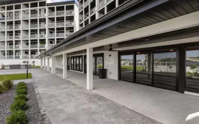 Upscale Lakeside Condo With Extraordinary Amenities at Topsider in Osage Beach 19mm