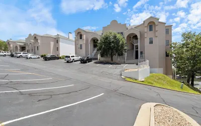 Prime Spot, Breathtaking Views, Nearby Attractions