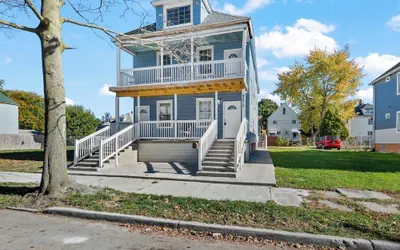 New Downtown Lux 3BR Free Parking, AC & Wi-fi