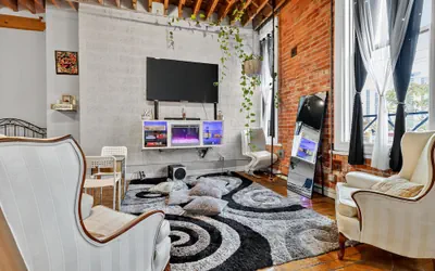 Huge 'man Cave' 2 Mins From Downtown Detroit 1 Bedroom Apts