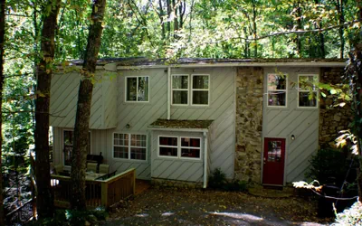 Scenic Solitude 3 Bedroom Cabin