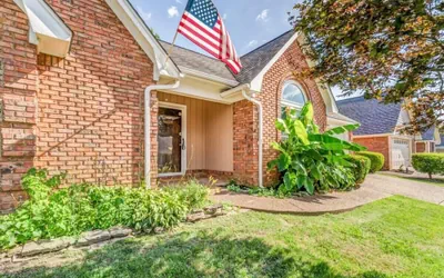 Crimson Creek Stayhouse