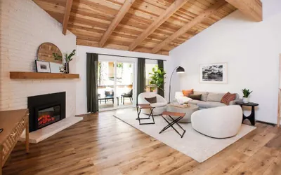 Golden Antler Escape - Minutes to the Beach