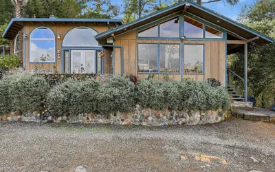 Adventure Alexander Valley Lodge With Pool & Hot Tub 6 Bedroom Villa