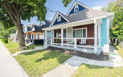 Spacious 5-Bedroom Blue Bungalow