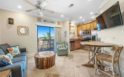 1 bed Beach Pools Waterfront Boating Palmaway