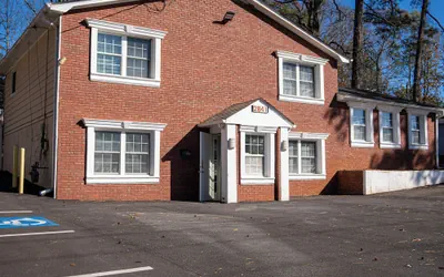 Charming 3 Bedrooms with Spacious Living and Convenient Location to Shopping & Interstate