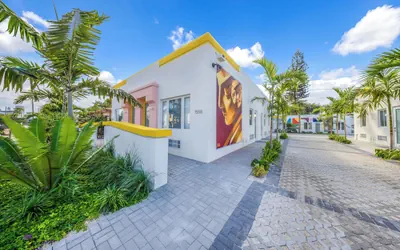 El Jardín by Renzzi