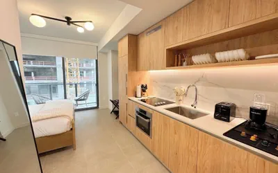 Prime Downtown w Skyline View