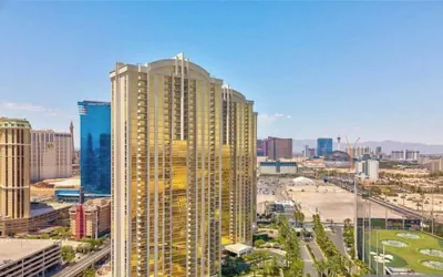 STRIP VIEW Premier King MGM Signature