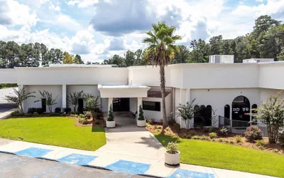 Cottonwood Suites Savannah Hotel & Conference Center