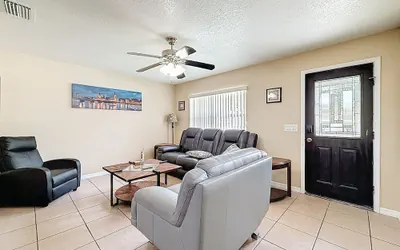 2737 Bel Aire Circle