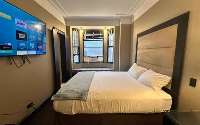 Chic Brooklyn Stay Steps to G Train