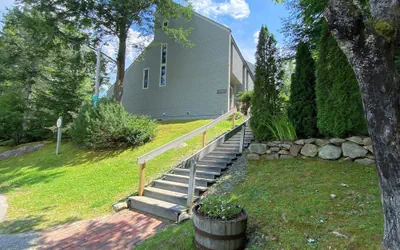 Rb24 Renovated, AC, Ski-in out Bretton Woods Townhome