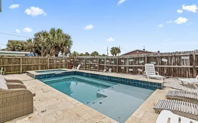 Three Oars Beach Surf Shack Pool, Oceanview, Game Room
