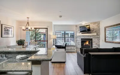 Steps to Mountain & Main St- 1 Bedroom 1 Condo