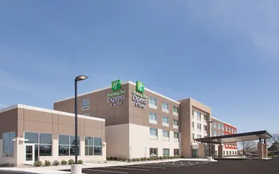 Holiday Inn Express and Suites Detroit/Sterling Heights by IHG