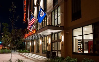 Hampton Inn & Suites Minneapolis University Area