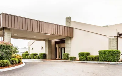 Executive Inn & Suites