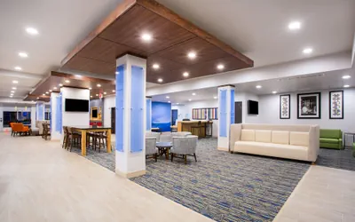 Holiday Inn Express & Suites Rapid City - Rushmore South by IHG