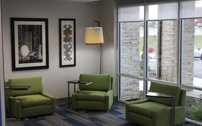 Holiday Inn Express & Suites Milledgeville by IHG