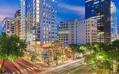Element Austin Downtown