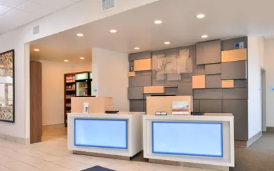 Holiday Inn Express & Suites Brighton South - US 23 by IHG