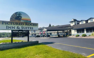 Pictured Rocks Inn & Suites