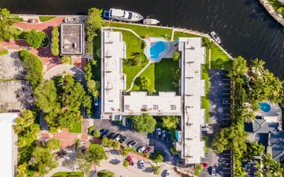 Artrageous on the river By RocketStay