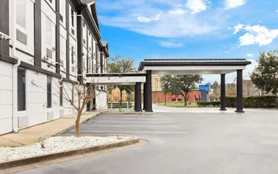 Sonesta Essential Savannah