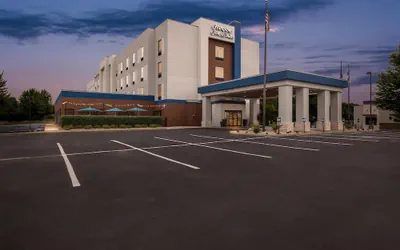Hampton Inn & Suites Grove City