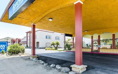 Rodeway Inn & Suites Canyon Lake-Menifee West