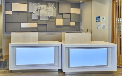 Holiday Inn Express Hotel & Suites Medford-Central Point by IHG