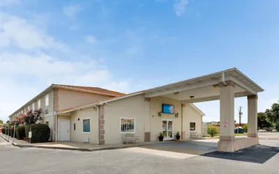 Motel 6 Hinesville, GA