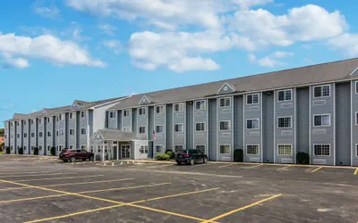 Quality Inn & Suites Grove City - Outlet Mall
