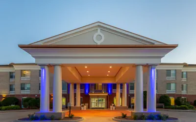 Holiday Inn Express & Suites Vandalia by IHG