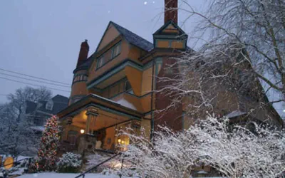 The Queen, A Victorian Bed & Breakfast