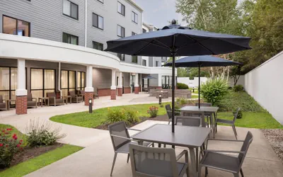 Courtyard by Marriott Portland Airport