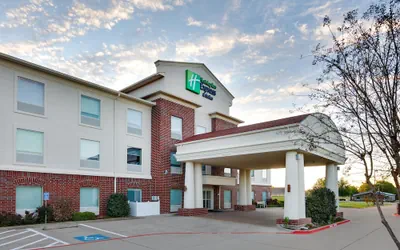 Holiday Inn Express Hotel & Suites Cleburne by IHG
