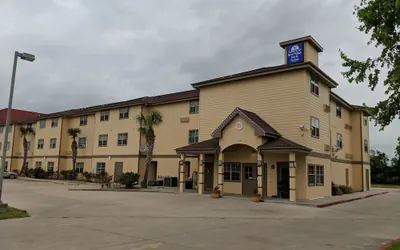 Americas Best Value Inn & Suites Winnie