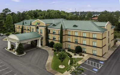 Holiday Inn Express & Suites Macon - I-475 By IHG