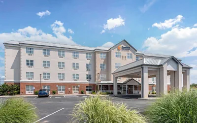 Comfort Inn & Suites Dover near Speedway