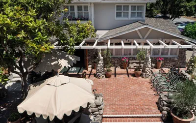 Le Petit Pali at 8th Ave