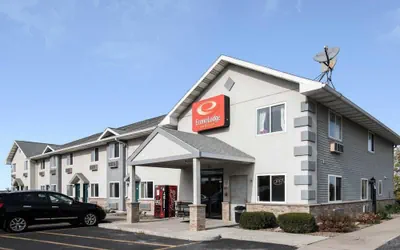Econo Lodge Inn & Suites Canandaigua - Fingers Lake Area