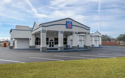 Motel 6 Forsyth, GA – Tift College
