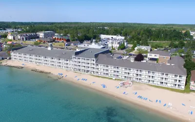 Hamilton Inn Select Beachfront Mackinaw City