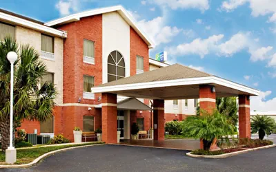 Holiday Inn Express Hotel & Suites Weslaco by IHG
